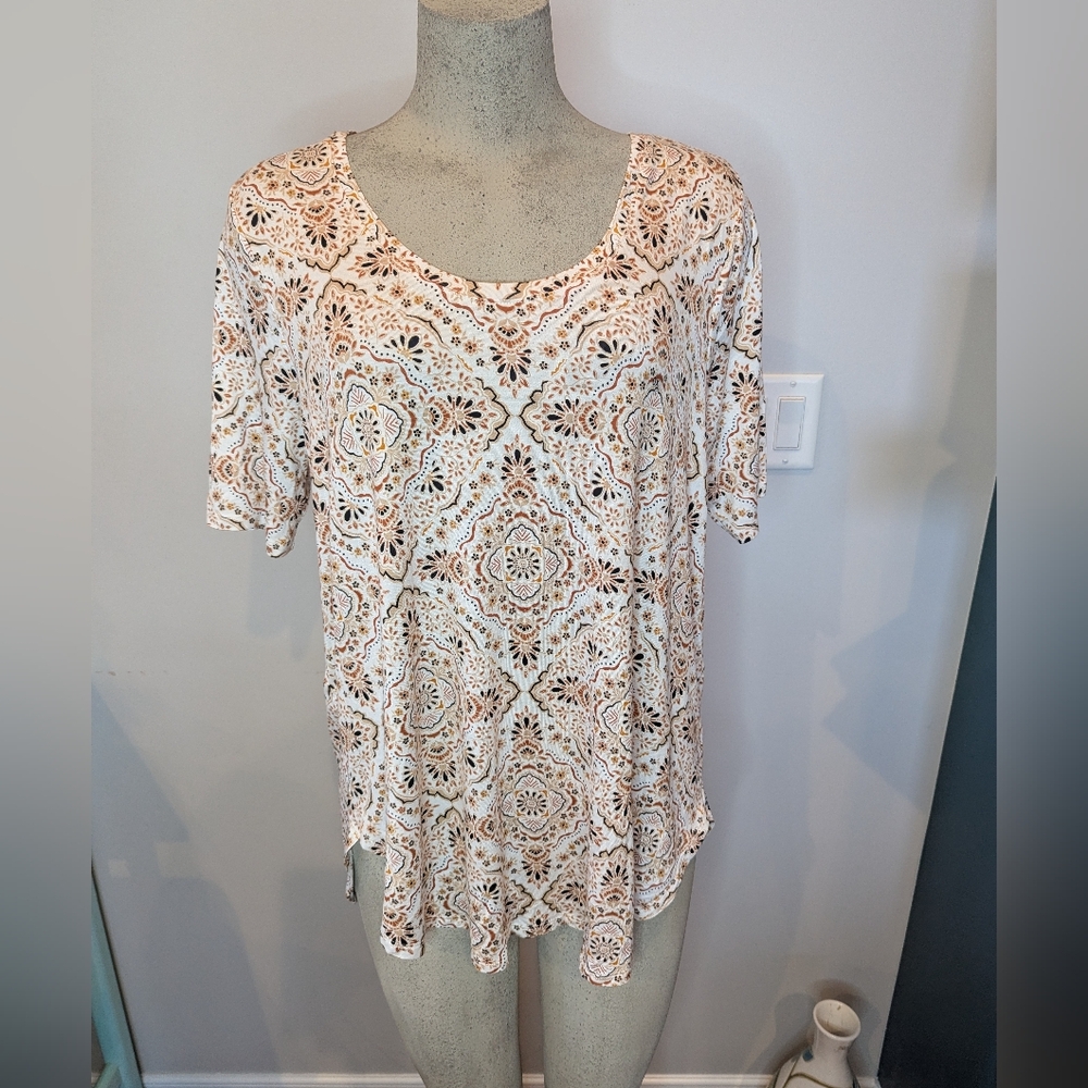 New Tunic Top Maurices Size 0x White Brown Rust  Mosaic Short Sleeve Scoop Neck